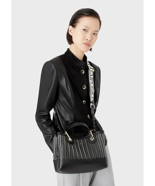 EMPORIO ARMANI（エンポリオアルマーニ）の「【エンポリオ アルマーニ】MyEA スモール パーフォレーション シェブロンモチーフ（ショルダーバッグ・レディース・ライトインディゴブルー/ブラック×ベージュ・FREE）」の17枚目の写真