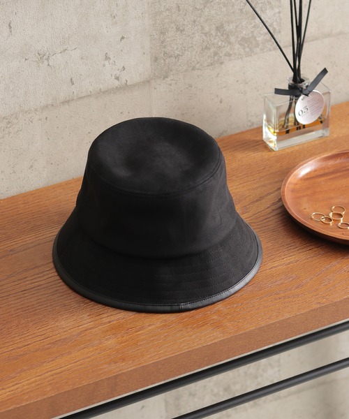 ikka（イッカ）の「フェイクスウェードパイピングハット（ハット・レディース・ブラック/ベージュ・FREE）」の2枚目の写真