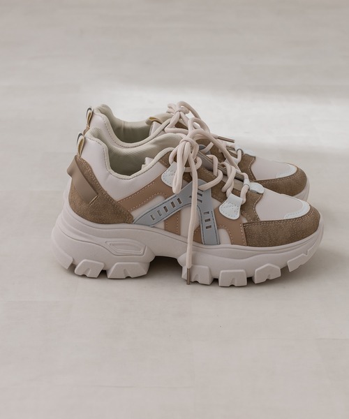 OLIVE des OLIVE（オリーブデオリーブ）の「ベージュ厚底スニーカー（スニーカー・レディース・ベージュ・MEDIUM/SMALL/LARGE/X-LARGE）」の6枚目の写真