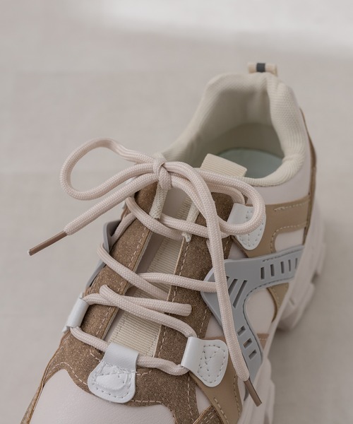 OLIVE des OLIVE（オリーブデオリーブ）の「ベージュ厚底スニーカー（スニーカー・レディース・ベージュ・MEDIUM/SMALL/LARGE/X-LARGE）」の9枚目の写真