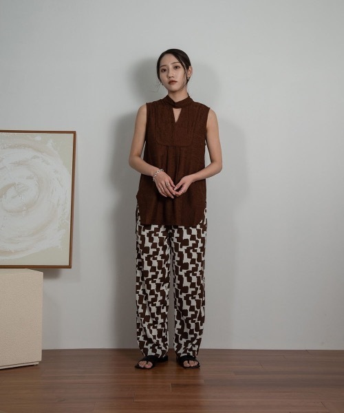 Amiur(エミレ)の「stand neck wrinkle blouse(シャツ/ブラウス・レディース・ブラック/ブラウン/アイボリー・FREE)」の8枚目の写真