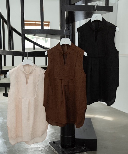 Amiur(エミレ)の「stand neck wrinkle blouse(シャツ/ブラウス・レディース・ブラック/ブラウン/アイボリー・FREE)」の13枚目の写真
