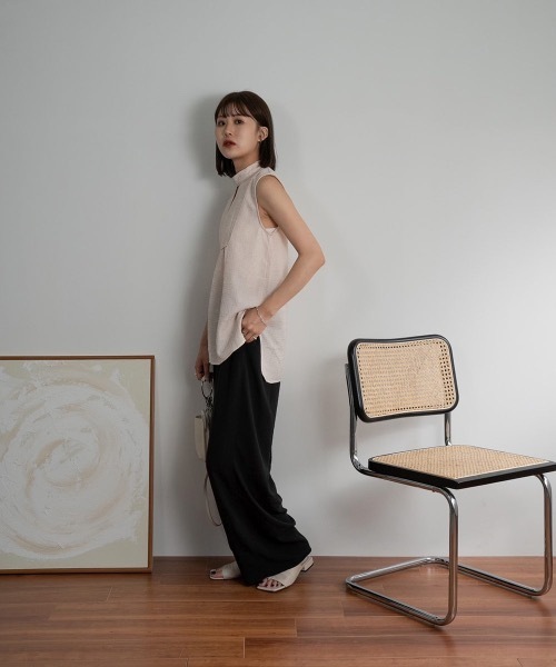 Amiur(エミレ)の「stand neck wrinkle blouse(シャツ/ブラウス・レディース・ブラック/ブラウン/アイボリー・FREE)」の14枚目の写真