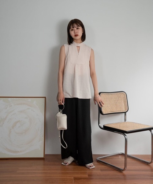 Amiur(エミレ)の「stand neck wrinkle blouse(シャツ/ブラウス・レディース・ブラック/ブラウン/アイボリー・FREE)」の15枚目の写真