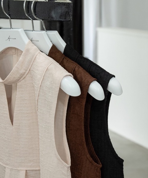 Amiur(エミレ)の「stand neck wrinkle blouse(シャツ/ブラウス・レディース・ブラック/ブラウン/アイボリー・FREE)」の19枚目の写真
