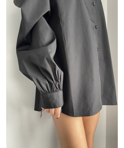 EGOIST（エゴイスト）の「肩開きデザインシャツ（シャツ/ブラウス・レディース・ホワイト/ブラック/マルチ・FREE）」の8枚目の写真