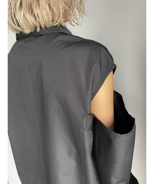 EGOIST（エゴイスト）の「肩開きデザインシャツ（シャツ/ブラウス・レディース・ホワイト/ブラック/マルチ・FREE）」の16枚目の写真