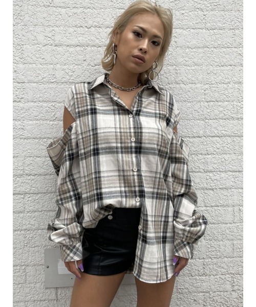 EGOIST（エゴイスト）の「肩開きデザインシャツ（シャツ/ブラウス・レディース・ホワイト/ブラック/マルチ・FREE）」の21枚目の写真