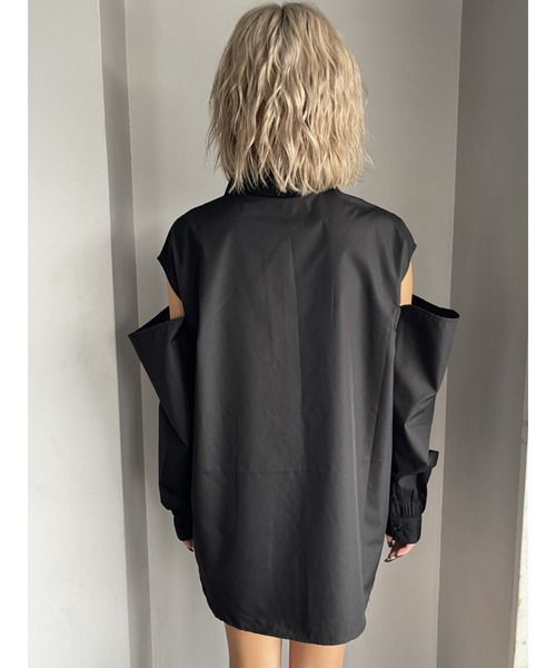 EGOIST（エゴイスト）の「肩開きデザインシャツ（シャツ/ブラウス・レディース・ホワイト/ブラック/マルチ・FREE）」の15枚目の写真