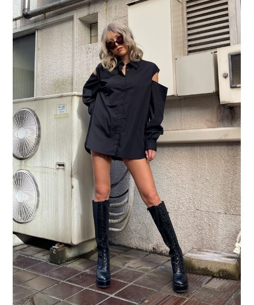 EGOIST（エゴイスト）の「肩開きデザインシャツ（シャツ/ブラウス・レディース・ホワイト/ブラック/マルチ・FREE）」の5枚目の写真