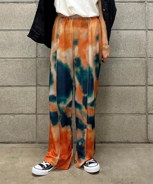 mi via loca（ミヴィアロカ）の「チュールタイダイラウンジパンツ（その他パンツ・レディース・レッド/グリーン・FREE）」の2枚目の写真