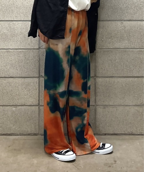 mi via loca（ミヴィアロカ）の「チュールタイダイラウンジパンツ（その他パンツ・レディース・レッド/グリーン・FREE）」の7枚目の写真