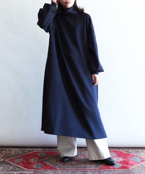 OWLEYE by domingo（アウルアイ バイドミンゴ）の「[ OWLEYE by domingo / アウルアイ ] ダンボールニット ハイネックパフスリーブワンピース（ワンピース・レディース・チャコールグレー/ネイビー・M/L）」の3枚目の写真