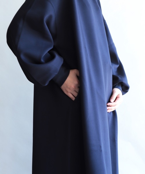 OWLEYE by domingo（アウルアイ バイドミンゴ）の「[ OWLEYE by domingo / アウルアイ ] ダンボールニット ハイネックパフスリーブワンピース（ワンピース・レディース・チャコールグレー/ネイビー・M/L）」の8枚目の写真