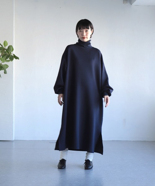 OWLEYE by domingo（アウルアイ バイドミンゴ）の「[ OWLEYE by domingo / アウルアイ ] ダンボールニット ハイネックパフスリーブワンピース（ワンピース・レディース・チャコールグレー/ネイビー・M/L）」の20枚目の写真