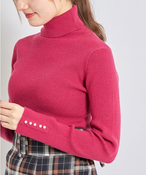 tocco closet（トッコ　クローゼット）の「袖口パール付きタートルネックリブニットプルオーバー（ニット/セーター・レディース・グレー系その他/ローズ/ブラック/ベージュ/オフホワイト・M）」の5枚目の写真