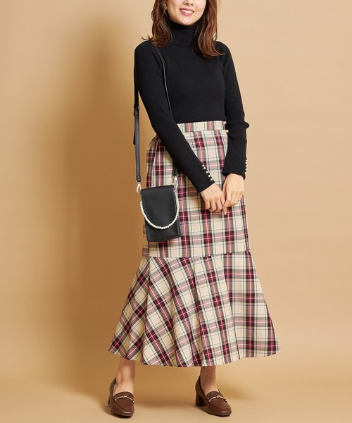 tocco closet（トッコ　クローゼット）の「袖口パール付きタートルネックリブニットプルオーバー（ニット/セーター・レディース・グレー系その他/ローズ/ブラック/ベージュ/オフホワイト・M）」の11枚目の写真