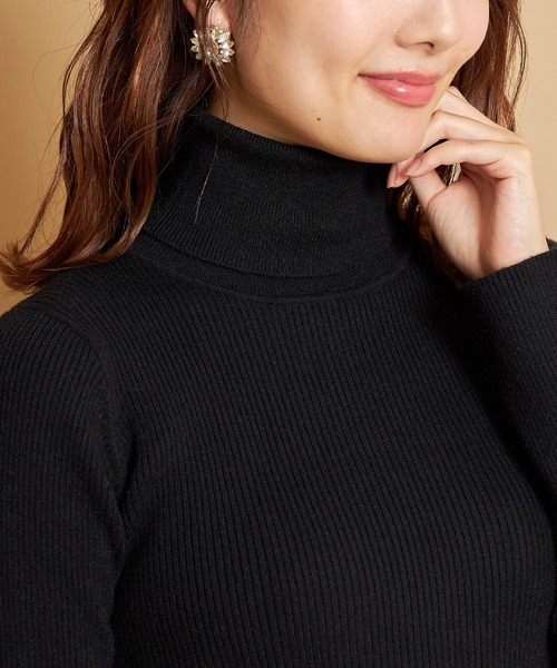 tocco closet（トッコ　クローゼット）の「袖口パール付きタートルネックリブニットプルオーバー（ニット/セーター・レディース・グレー系その他/ローズ/ブラック/ベージュ/オフホワイト・M）」の13枚目の写真