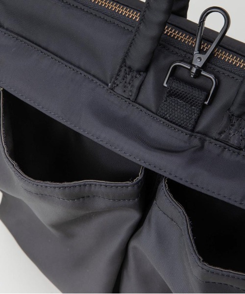 LE VERNIS（ル・ベルニ）の「LE VERNIS(ル・ベルニ)ヘルメットminiバッグ（ショルダーバッグ・レディース・ブラック/カーキ・FREE）」の12枚目の写真