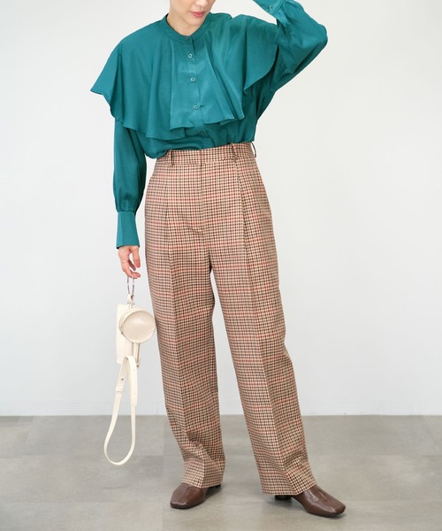 ＡＮＤＪ（アンドジェイ）の「【2022/AW】ケープ風ヨークブラウス（シャツ/ブラウス・レディース・ブラック/ホワイト/ブルー・M）」の5枚目の写真