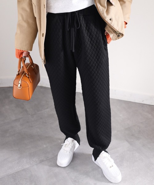 ms+ ideal（エムズプラスアイディール）の「《ms+ ideal》大人の上級者パンツ。裾スリット中綿キルティングジョガーパンツ（スウェットパンツ・レディース・アイボリー/ブラック/杢グレー・LARGE/SMALL/X-LARGE/MEDIUM）」の6枚目の写真