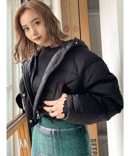 EMODA(エモダ)の「ボリュームショートフードダウン(ダウンジャケット/コート・レディース・ブラック/カーキ/アイボリー・FREE)」の14枚目の写真