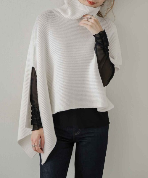 AMELY（エミリー）の「タートルネックアシンメトリーポンチョ（ポンチョ・レディース・ホワイト/ブラック/グレー・フリー）」の6枚目の写真
