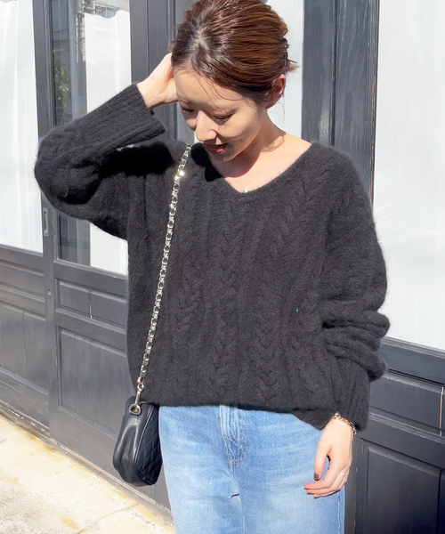 Spick & Span（スピックアンドスパン）の「フォックスケーブルニットプルオーバー（ニット/セーター・レディース・ブラック/グレー・FREE）」の6枚目の写真