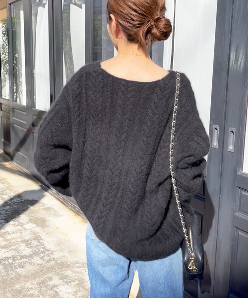 Spick & Span（スピックアンドスパン）の「フォックスケーブルニットプルオーバー（ニット/セーター・レディース・ブラック/グレー・FREE）」の7枚目の写真