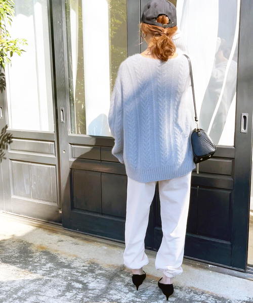 Spick & Span（スピックアンドスパン）の「フォックスケーブルニットプルオーバー（ニット/セーター・レディース・ブラック/グレー・FREE）」の10枚目の写真