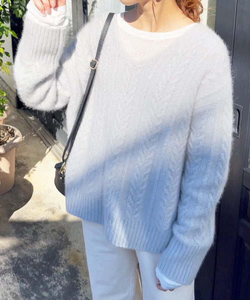 Spick & Span（スピックアンドスパン）の「フォックスケーブルニットプルオーバー（ニット/セーター・レディース・ブラック/グレー・FREE）」の16枚目の写真