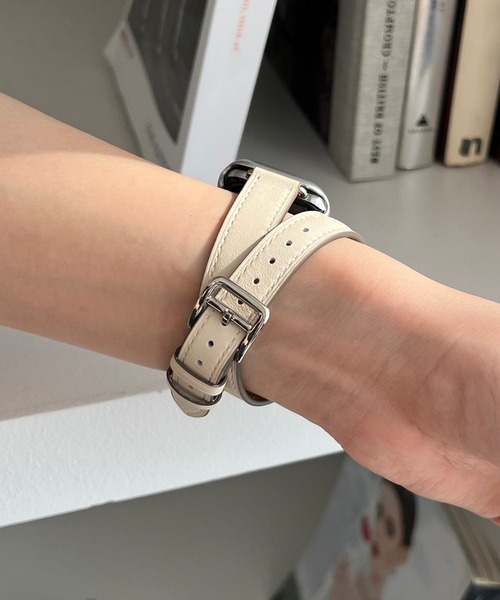 Me%（ミィパーセント）の「フェイクレザー2重巻きAppleWatchバンド（デジタル腕時計・レディース・チャコールグレー/アイボリー/ブラウン・MEDIUM）」の11枚目の写真