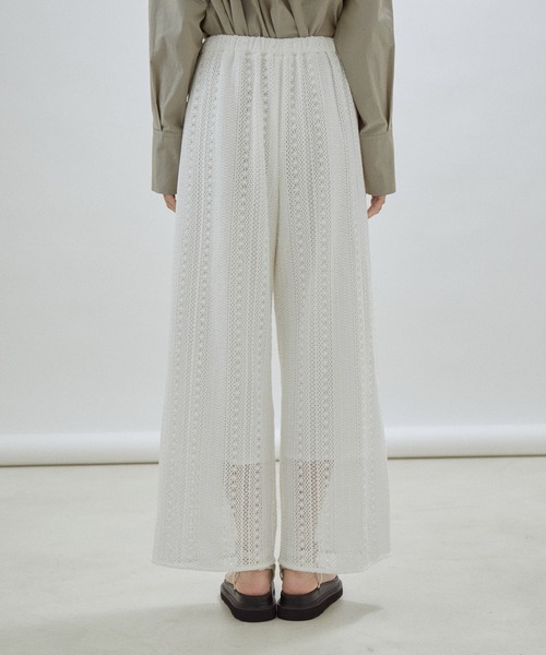 SALON adam et rope'(サロン アダム エ ロペ)の「【セットアップ対応・洗える】レースイージーパンツ(その他パンツ・レディース・ホワイト/ブラック・FREE)」の7枚目の写真
