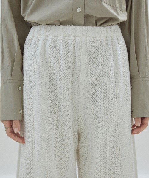 SALON adam et rope'(サロン アダム エ ロペ)の「【セットアップ対応・洗える】レースイージーパンツ(その他パンツ・レディース・ホワイト/ブラック・FREE)」の5枚目の写真
