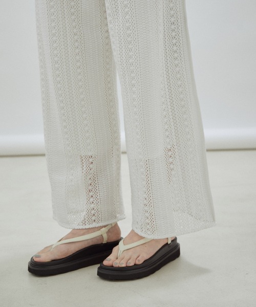SALON adam et rope'(サロン アダム エ ロペ)の「【セットアップ対応・洗える】レースイージーパンツ(その他パンツ・レディース・ホワイト/ブラック・FREE)」の9枚目の写真