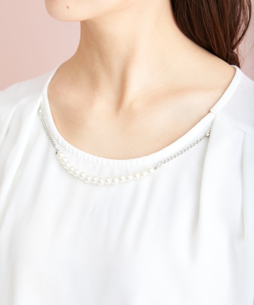 marun(マルン)の「<大きいサイズ> パール調パーツ付きシフォン重ねトップス marun(Tシャツ/カットソー・レディース・オフホワイト/モカ/ネイビー・5L/L/LL/4L/3L)」の13枚目の写真