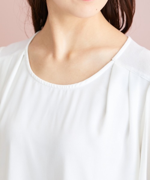 marun(マルン)の「<大きいサイズ> パール調パーツ付きシフォン重ねトップス marun(Tシャツ/カットソー・レディース・オフホワイト/モカ/ネイビー・5L/L/LL/4L/3L)」の18枚目の写真