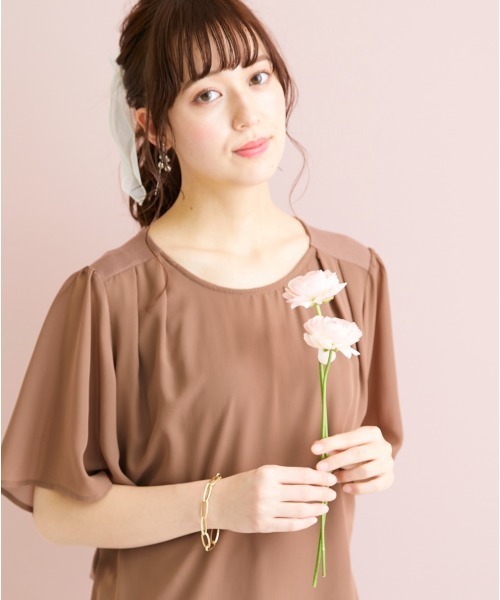 marun(マルン)の「<大きいサイズ> パール調パーツ付きシフォン重ねトップス marun(Tシャツ/カットソー・レディース・オフホワイト/モカ/ネイビー・5L/L/LL/4L/3L)」の12枚目の写真