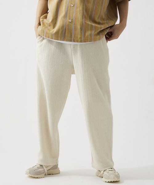 JOURNAL STANDARD relume(ジャーナルスタンダード レリューム)の「ニットジャガード イージーパンツ(その他パンツ・メンズ・ホワイト×ホワイト/ブラック/サファリグリーン・LARGE/MEDIUM)」の2枚目の写真