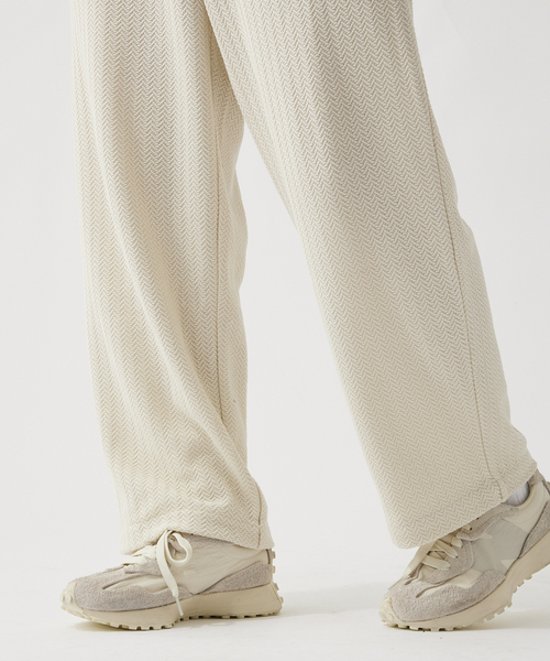 JOURNAL STANDARD relume(ジャーナルスタンダード レリューム)の「ニットジャガード イージーパンツ(その他パンツ・メンズ・ホワイト×ホワイト/ブラック/サファリグリーン・LARGE/MEDIUM)」の15枚目の写真