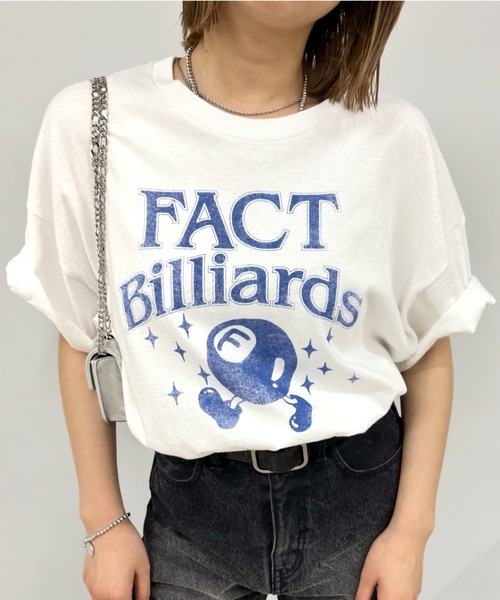 WHO'S WHO gallery（フーズフーギャラリー）の「COOPER FACTビリヤードカレッジロゴビッグTEE（Tシャツ/カットソー・レディース・ブルー/ネイビー/ライトグレー/ブラック/ホワイト/チャコールグレー・FREE）」の2枚目の写真