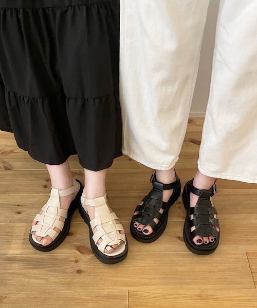 shopnikoniko(ショップニコニコ)の「トラックソール 厚底 グルカサンダル(サンダル・レディース・ブラック/ホワイト/ライトベージュ・M/L/LL/S)」の5枚目の写真