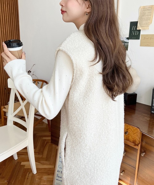 moment+（モーメントプラス）の「リングフェイクウールVネックジャンパースカート（ジャンパースカート・レディース・ベージュ/アイボリー/ブラック/チャコールグレー/グレイッシュベージュ・M/L）」の9枚目の写真