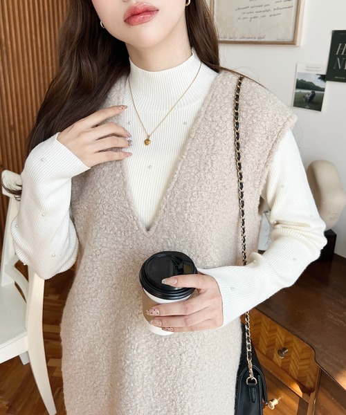 moment+（モーメントプラス）の「リングフェイクウールVネックジャンパースカート（ジャンパースカート・レディース・ベージュ/アイボリー/ブラック/チャコールグレー/グレイッシュベージュ・M/L）」の10枚目の写真