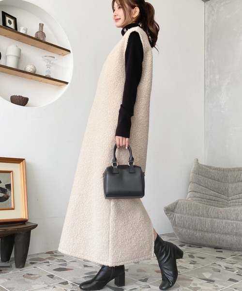 moment+（モーメントプラス）の「リングフェイクウールVネックジャンパースカート（ジャンパースカート・レディース・ベージュ/アイボリー/ブラック/チャコールグレー/グレイッシュベージュ・M/L）」の21枚目の写真