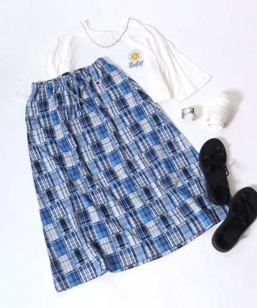 Champion(チャンピオン)の「Champion(チャンピオン)マドラスパッチワークロングスカート(スカート・レディース・ブルー系その他/レッド系その他/グリーン系その他・M)」の2枚目の写真
