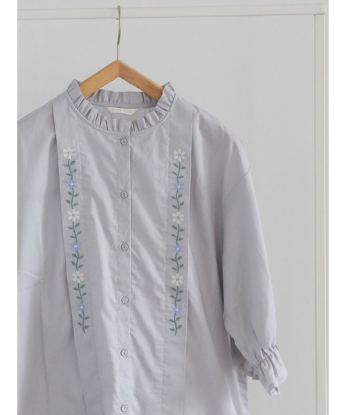 ehka sopo（エヘカソポ）の「タック刺繍ブラウス（シャツ/ブラウス・レディース・キナリ/オフホワイト/グレー・F）」の16枚目の写真