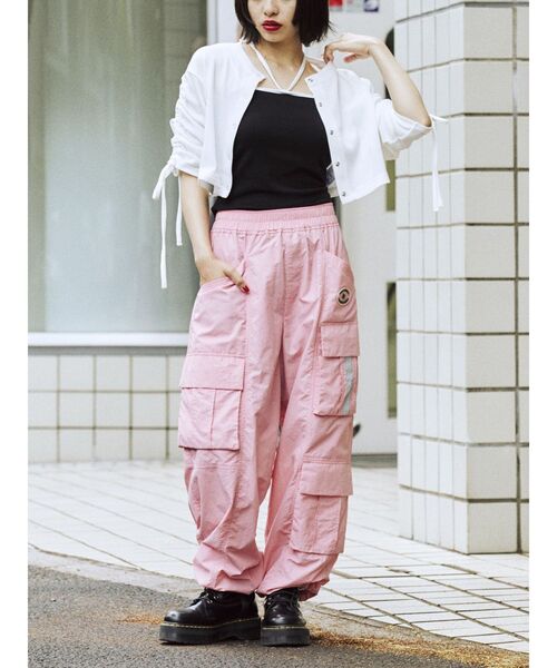 jouetie（ジュエティ）の「シャーリングスリーブ2WAYトップス（Tシャツ/カットソー・レディース・ブラック/グリーン/レッド/オフホワイト・MEDIUM）」の15枚目の写真