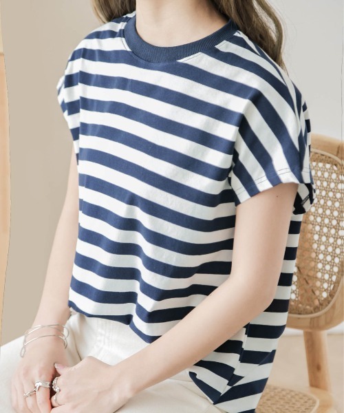 AMELY（エミリー）の「フレンチ袖ボーダーTシャツ（Tシャツ/カットソー・レディース・グリーン/イエロー系その他/ネイビー/ピンク/ブルー/ブラック・フリー）」の2枚目の写真