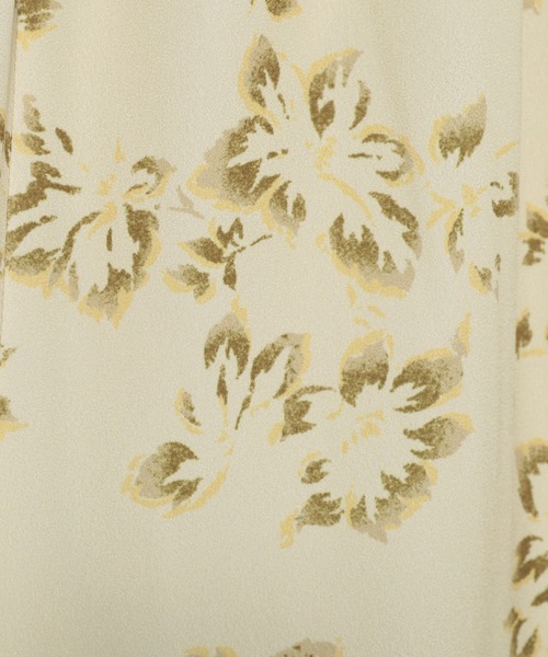 mysty woman（ミスティウーマン）の「フラワープリントフレアスカート 973085（スカート・レディース・ベージュ/ブラック/ブルー系その他・FREE）」の22枚目の写真